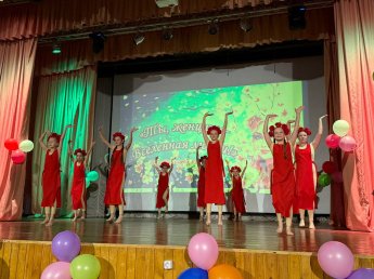Праздничный концерт «Ты, Женщина, - вселенная любви!»