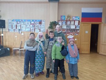 Рождественские колядки: «Пришли святки запевай колядки»