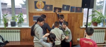 Квест – игра под названием "От земли до луны два шага"